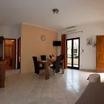 Apartman Veli Varos *