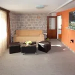 Veli Varos * Split