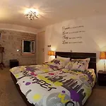 Veli Varos Apartman Split