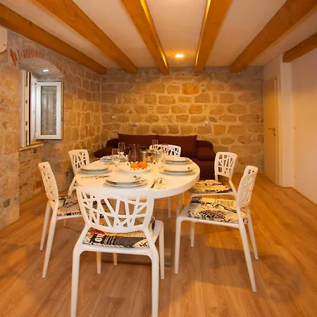Apartman Veli Varos *