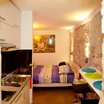 Veli Varos Apartman Split