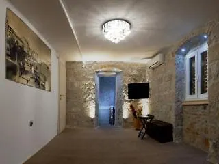 Apartament Veli Varos